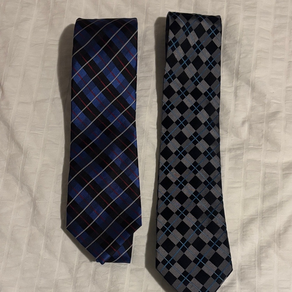 Roundtree & Yorke Blue and Gray Plaid Ties &  Geoffrey Beene Silver and blue tie